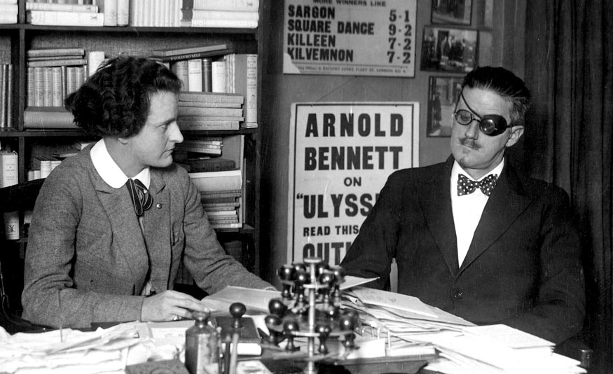 Sylvia Beach y James Joyce en Shakespeare & Co.